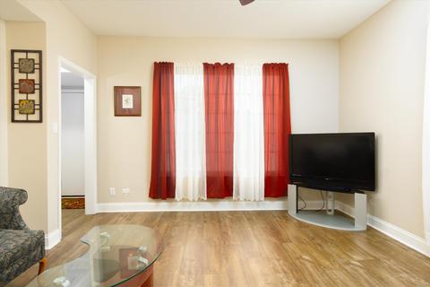507 Raymond St, Elgin, IL 60120 photo 5