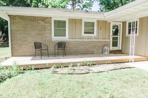 7 Bellamy Ct, Champaign, IL 61821 photo 3