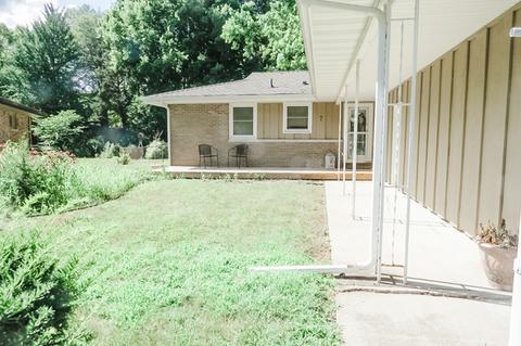 7 Bellamy Ct, Champaign, IL 61821 photo 2