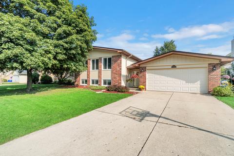 665 Devonshire Ln, Wheaton, IL 60189 photo 1