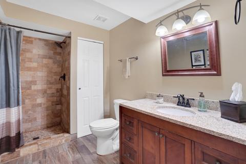665 Devonshire Ln, Wheaton, IL 60189 photo 17