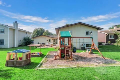 665 Devonshire Ln, Wheaton, IL 60189 photo 21