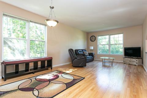 200 River Front Dr, Mount Prospect, IL 60056 photo 4