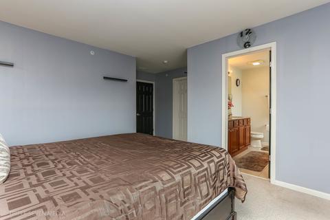 200 River Front Dr, Mount Prospect, IL 60056 photo 9