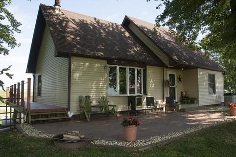 15755 Hillside Rd, Morrison, IL 61270 photo 1