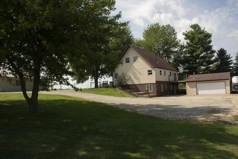 15755 Hillside Rd, Morrison, IL 61270 photo 2