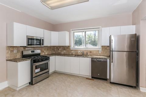 473 Jefferson Ave, Elgin, IL 60120 photo 9