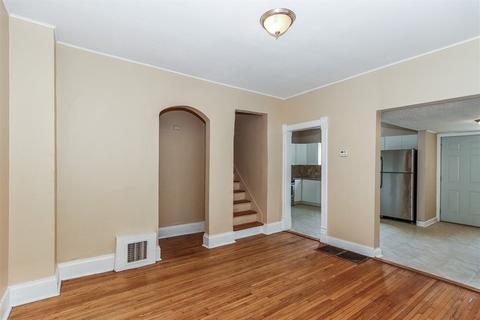 473 Jefferson Ave, Elgin, IL 60120 photo 5