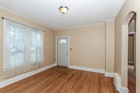 473 Jefferson Ave, Elgin, IL 60120 photo 4
