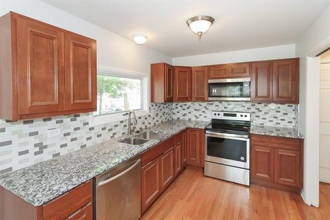 377 Anne Ter, Wheeling, IL 60090 photo 5