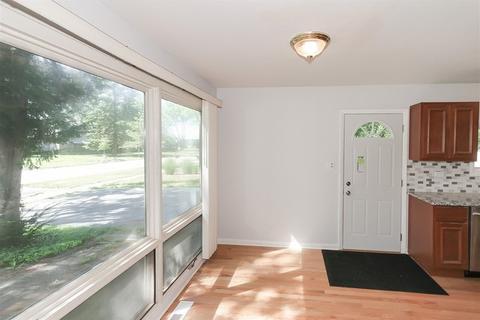 377 Anne Ter, Wheeling, IL 60090 photo 7