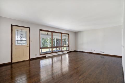 211 E Sunset Pl, Dekalb, IL 60115 photo 4