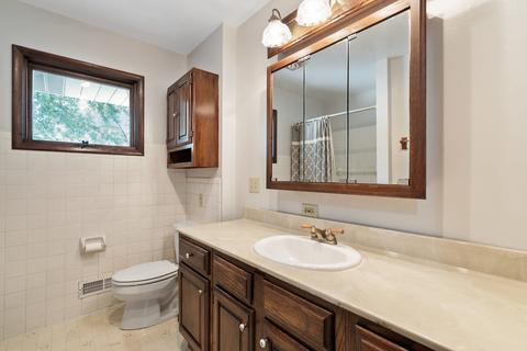 211 E Sunset Pl, Dekalb, IL 60115 photo 9