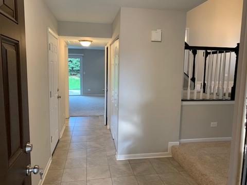 475 W Cimarron Dr W, Aurora, IL 60504 photo 2