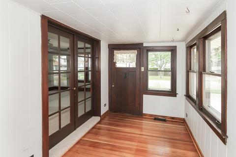 1541 E Algonquin Rd, Des Plaines, IL 60016 photo 3