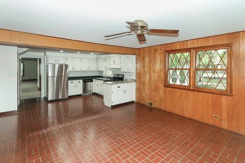 1541 E Algonquin Rd, Des Plaines, IL 60016 photo 16