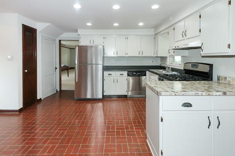 1541 E Algonquin Rd, Des Plaines, IL 60016 photo 12