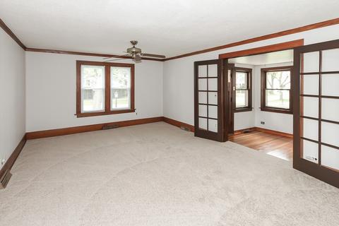 1541 E Algonquin Rd, Des Plaines, IL 60016 photo 5