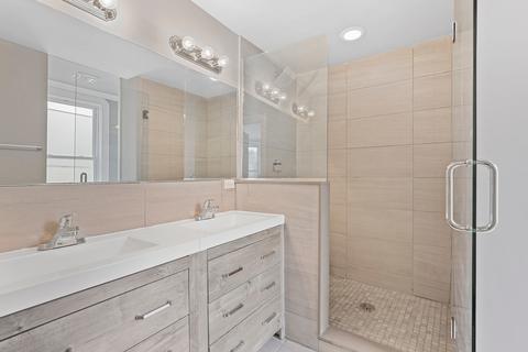 2477 E 74th St, Chicago, IL 60649 photo 18