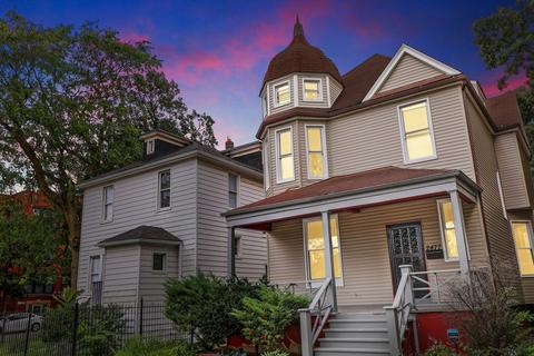 2477 E 74th St, Chicago, IL 60649 photo 1