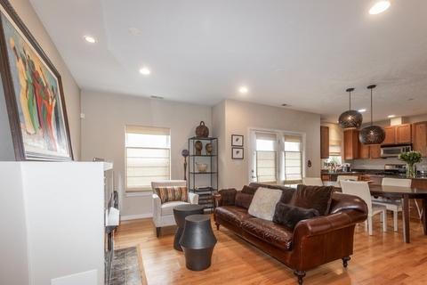 803 E 41st St #2A, Chicago, IL 60653 photo 2