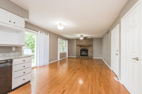 1202 Challis Dr, Bloomington, IL 61704 photo 7