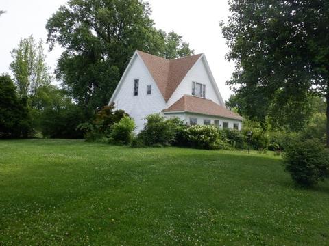215 E Walnut St, Westfield, IL 62474 photo 2