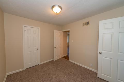 3134 Patton Dr, Des Plaines, IL 60018 photo 12