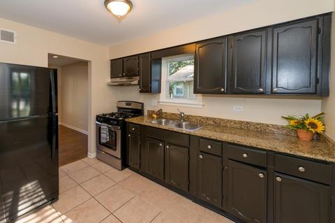 3134 Patton Dr, Des Plaines, IL 60018 photo 6