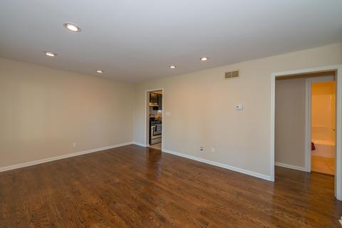 3134 Patton Dr, Des Plaines, IL 60018 photo 4