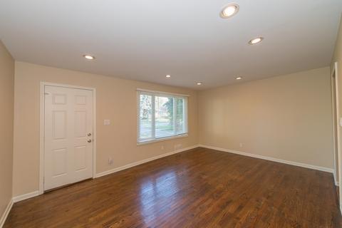 3134 Patton Dr, Des Plaines, IL 60018 photo 3