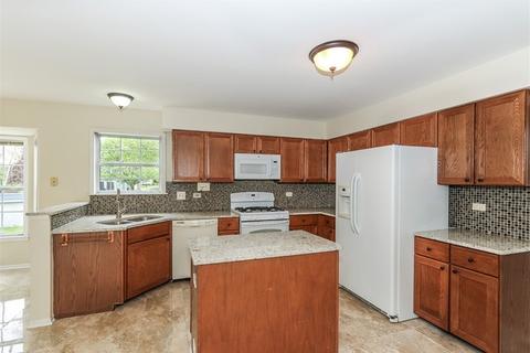 573 Eastwick Ln, Bartlett, IL 60103 photo 6