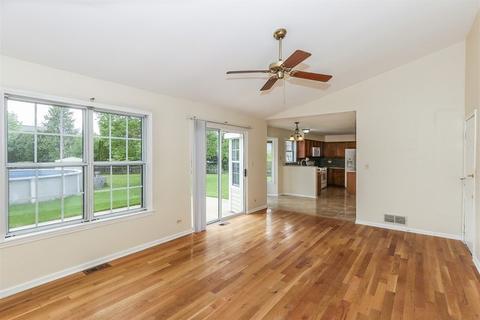 573 Eastwick Ln, Bartlett, IL 60103 photo 11