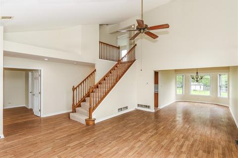 573 Eastwick Ln, Bartlett, IL 60103 photo 4
