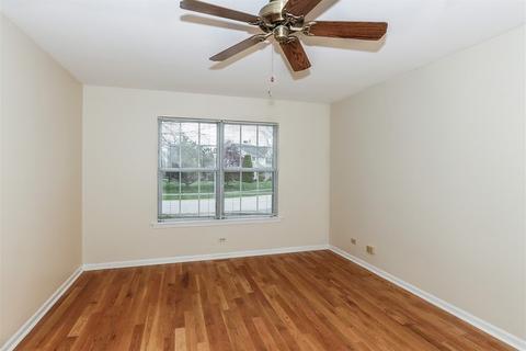 573 Eastwick Ln, Bartlett, IL 60103 photo 13