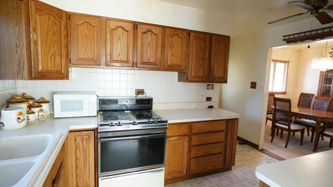 209 Emmerson Ave, Itasca, IL 60143 photo 4