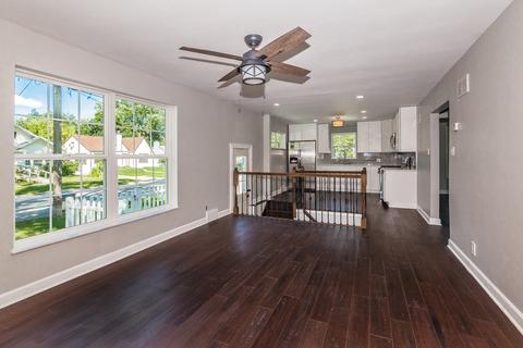 603 Illinois Ave, Elgin, IL 60120 photo 4