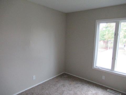 1563 S Pointe Dr, Rantoul, IL 61866 photo 13