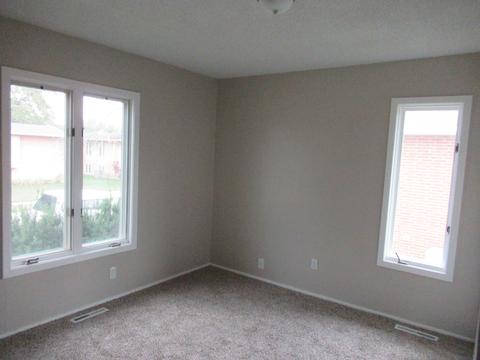 1563 S Pointe Dr, Rantoul, IL 61866 photo 12