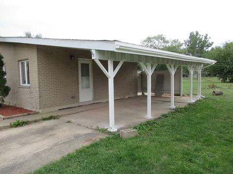 1563 S Pointe Dr, Rantoul, IL 61866 photo 2
