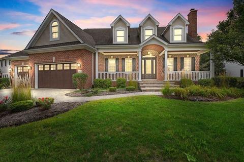 1122 Thunderbird Ln, Naperville, IL 60563 photo 1