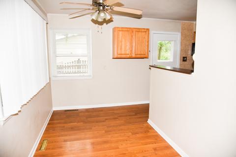 208 Valley Dr, Lindenhurst, IL 60046 photo 7