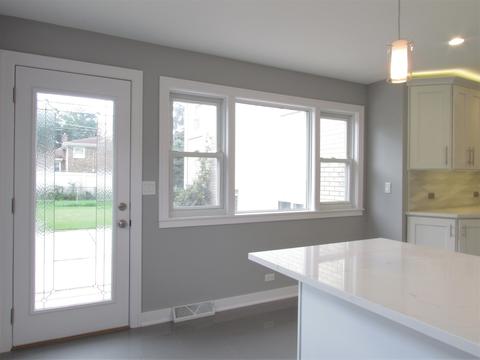 455 Dover Dr, Des Plaines, IL 60018 photo 10