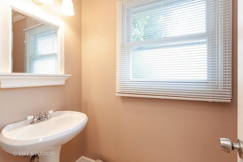 4724 Ashley Dr, Mchenry, IL 60050 photo 8