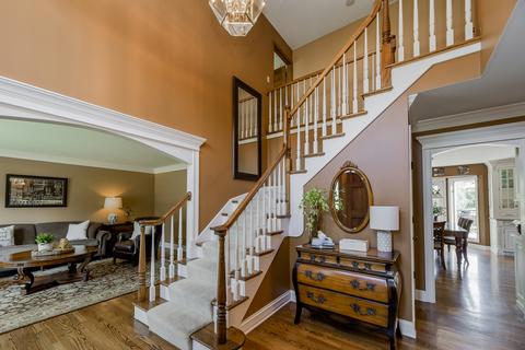 116 Hawkins Cir, Wheaton, IL 60189 photo 2