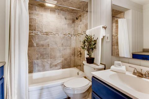 20 E Pine St, Streamwood, IL 60107 photo 8