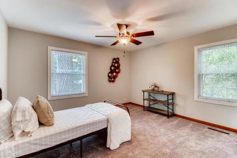 20 E Pine St, Streamwood, IL 60107 photo 9