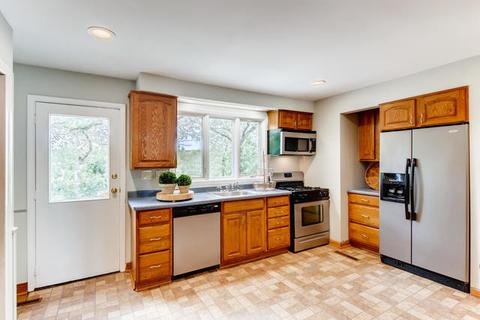 20 E Pine St, Streamwood, IL 60107 photo 4