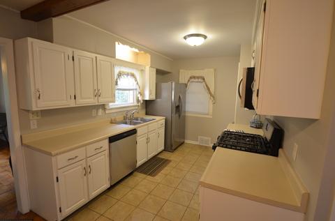 602 Gates St, Aurora, IL 60505 photo 5