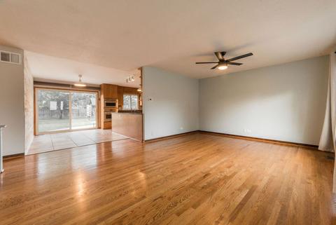 706 Coral Ave, Bartlett, IL 60103 photo 4